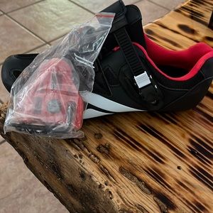Women’s Peloton Cycling Shoes US 8 NEW